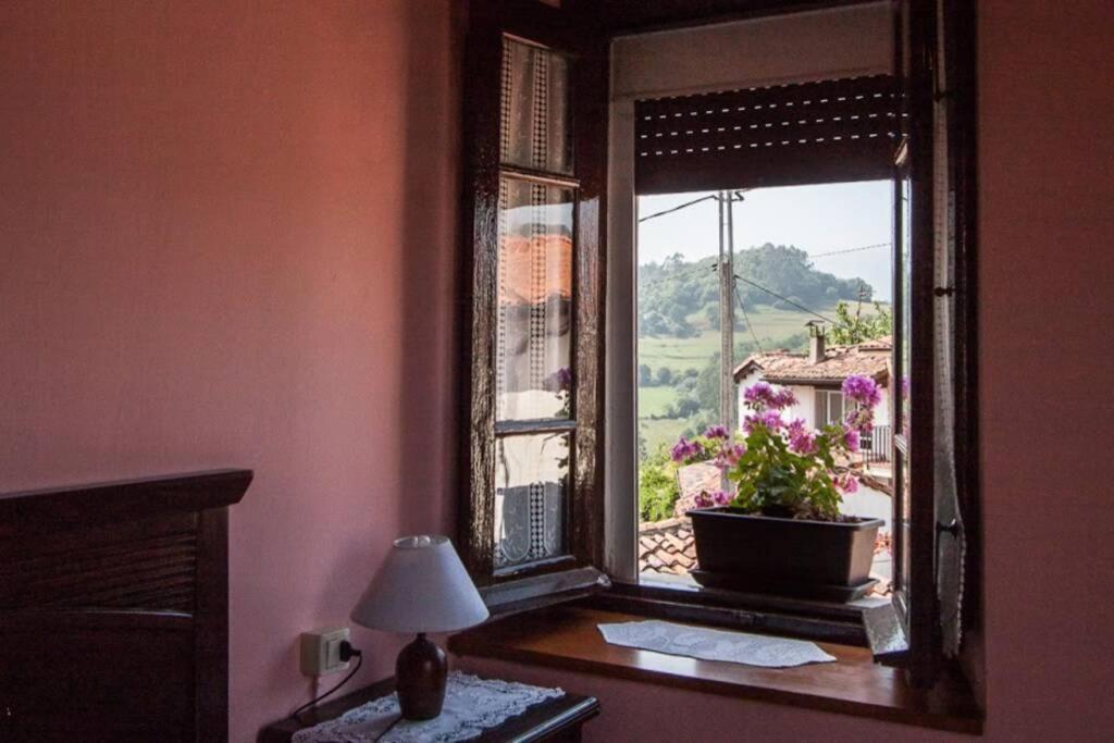 Casa Del Cuetu. Traditional Village House In Asturias Mere Exteriör bild