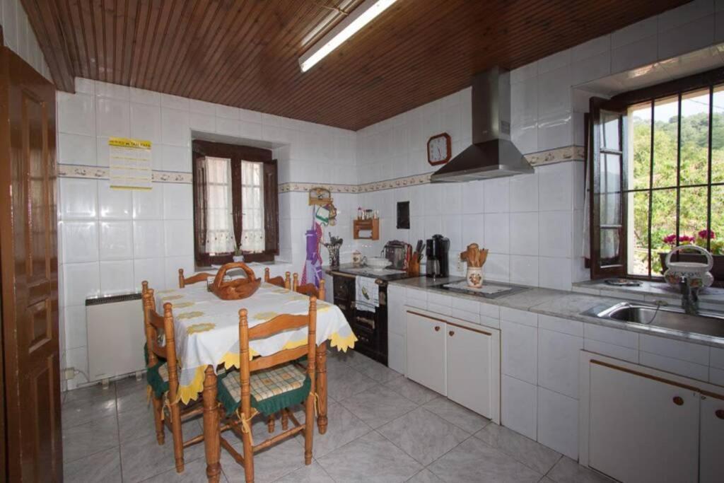 Casa Del Cuetu. Traditional Village House In Asturias Mere Exteriör bild