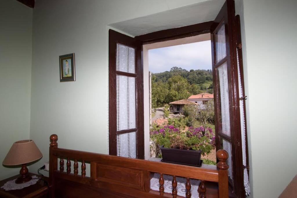 Casa Del Cuetu. Traditional Village House In Asturias Mere Exteriör bild